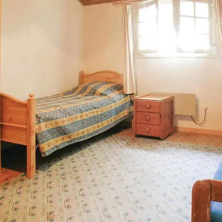 Holiday home Amazing In With 4 Bedrooms And Wifi *